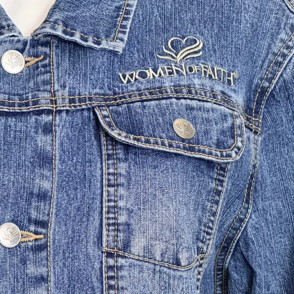 Women of Faith Denim Jacket M Blue Embroidered Button Front  Long Sleeve Pockets - Picture 4 of 9